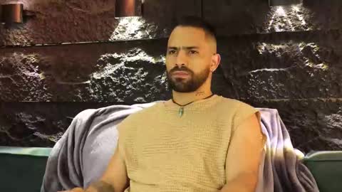 Snapshot of leo_diaz01 chatting on 11.26.25 Leo Diaz online show from 11.26.25