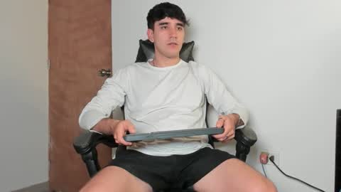 Snapshot of leo_jones389 chatting on 03.03.26 Leo Jones online show from 03.03.26