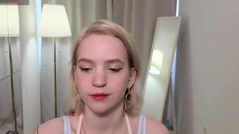 Snapshot of leo_lulu chatting on 03.09.25 Ashly online show from 03.09.25