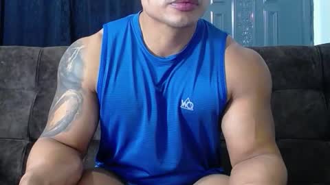 Snapshot of leo_muscleboy chatting on 12.19.25 Leo online show from 12.19.25