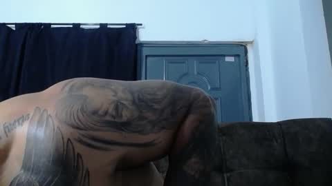 Snapshot of leo_muscleboy chatting on 12.21.25 Leo online show from 12.21.25