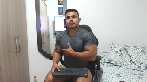 Snapshot of leo_muscleboy chatting on 02.02.26 Leo online show from 02.02.26