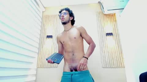 Snapshot of leo_sanz6 chatting on 05.26.26 LEO online show from 05.26.26