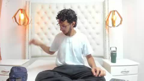 Snapshot of leo_sanz6 chatting on 06.17.26 LEO online show from 06.17.26