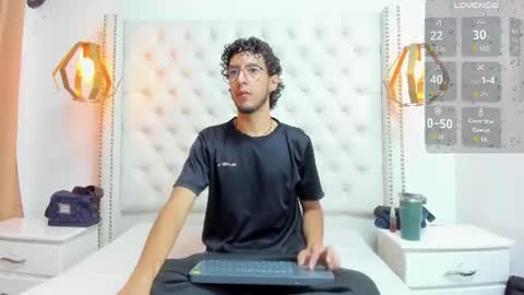 Snapshot of leo_sanz6 chatting on 06.19.26 LEO online show from 06.19.26