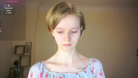 Hello Im Roxy Im just starting my journey here so lets get acquainted online show from 03.25.26