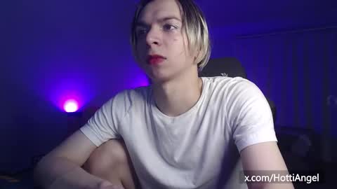 Snapshot of leon_yuugen chatting on 09.23.25 Leon online show from 09.23.25