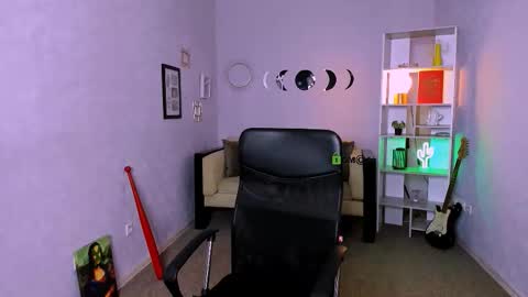 Leona online show from 11.22.25