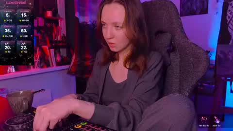 leona online show from 04.27.26