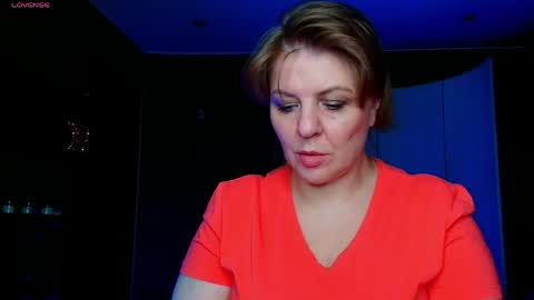 Snapshot of leona_tracie chatting on 05.08.26 Leona tracie online show from 05.08.26
