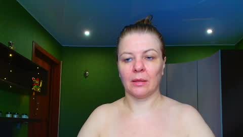 Snapshot of leona_tracie chatting on 05.14.26 Leona tracie online show from 05.14.26