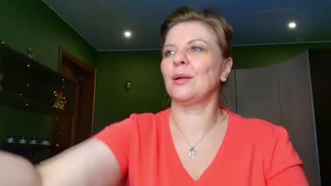 Snapshot of leona_tracie chatting on 05.16.26 Leona tracie online show from 05.16.26