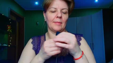 Snapshot of leona_tracie chatting on 05.18.26 Leona tracie online show from 05.18.26