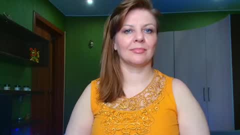 Snapshot of leona_tracie chatting on 05.25.26 Leona tracie online show from 05.25.26