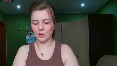 Snapshot of leona_tracie chatting on 07.15.26 Leona tracie online show from 07.15.26
