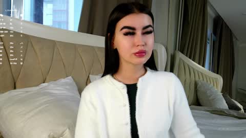 Snapshot of leonameile chatting on 04.14.26 Mila online show from 04.14.26