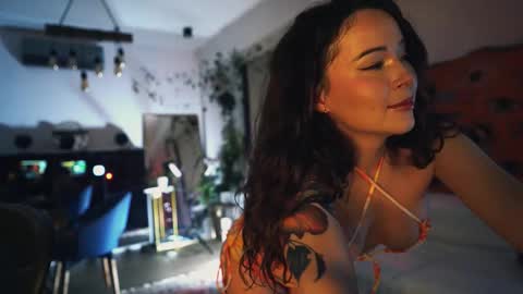 Leo online show from 12.18.25