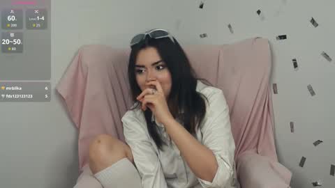 Mia online show from 09.09.25