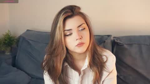 Mia online show from 12.17.25