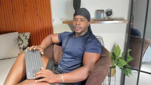 Leandro jones online show from 11.05.25