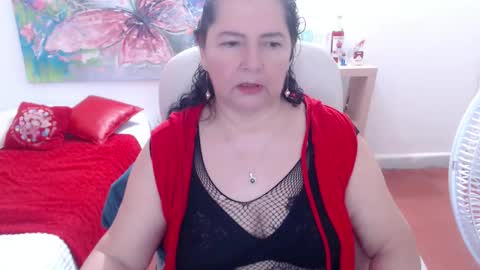 leonela   online show from 11.23.25