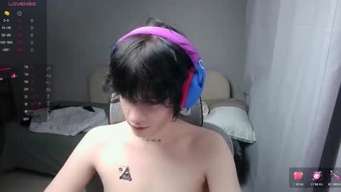 Snapshot of leonkissboy chatting on 02.13.26 leonkissboy online show from 02.13.26