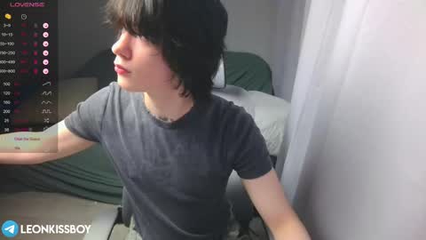 leonkissboy online show from 03.16.26