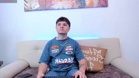 Snapshot of leoo_miller chatting on 10.30.25 Leo online show from 10.30.25