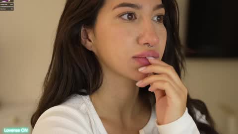 Leora online show from 02.03.25