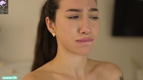 Leora online show from 02.07.25