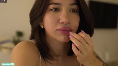 Leora online show from 02.25.25