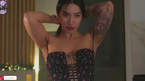 Leora online show from 11.21.25