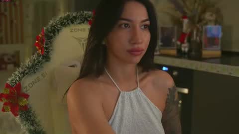 Leora online show from 12.19.25