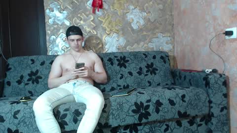 Snapshot of leoroman chatting on 12.05.24 leoroman online show from 12.05.24