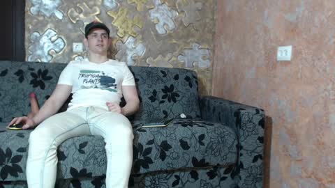 Snapshot of leoroman chatting on 01.12.25 leoroman online show from 01.12.25