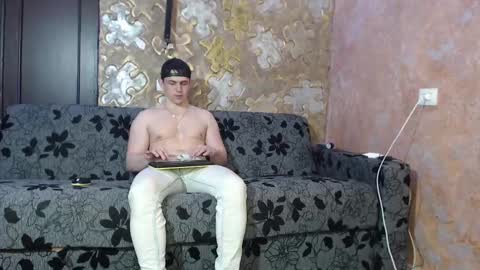 Snapshot of leoroman chatting on 02.16.25 leoroman online show from 02.16.25