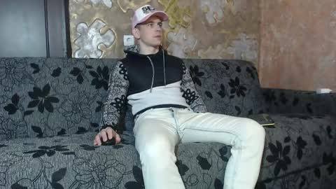 Snapshot of leoroman chatting on 10.26.25 leoroman online show from 10.26.25