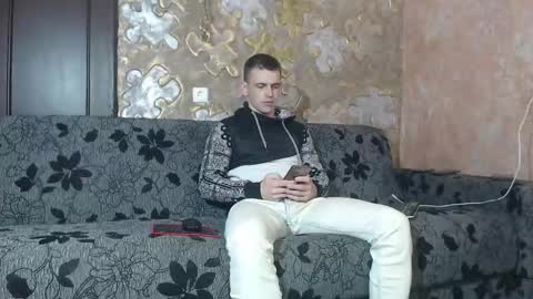 Snapshot of leoroman chatting on 11.12.25 leoroman online show from 11.12.25