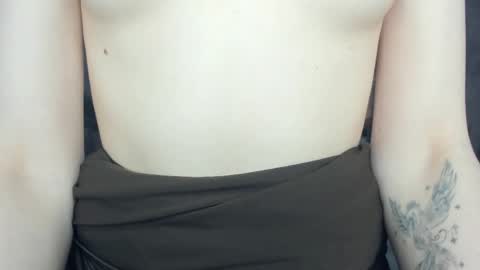 Snapshot of lesigrace chatting on 04.15.26 Sanem online show from 04.15.26