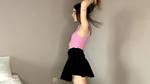 Snapshot of lesleytargett chatting on 11.16.25 Sia online show from 11.16.25