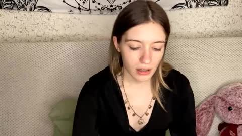 Snapshot of lesleytargett chatting on 11.23.25 Sia online show from 11.23.25