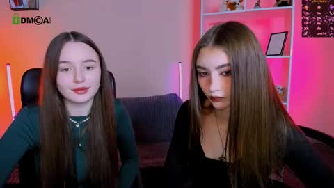 Snapshot of leslie_bird chatting on 11.28.25 leslie_bird online show from 11.28.25