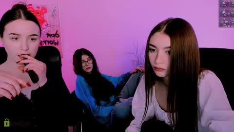 leslie_bird online show from 02.03.26