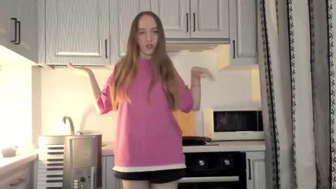  LESLIE   online show from 12.13.25