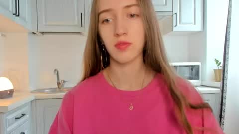 Snapshot of leslie_my_lovee chatting on 07.03.26 LESLIE online show from 07.03.26