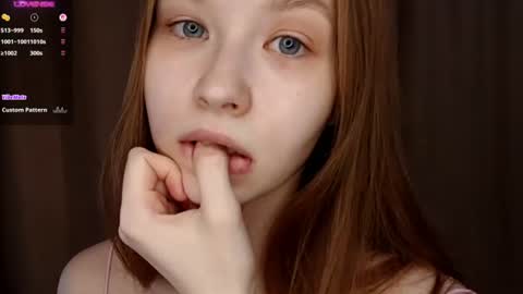 Snapshot of leslyshie chatting on 06.14.26 Alice online show from 06.14.26