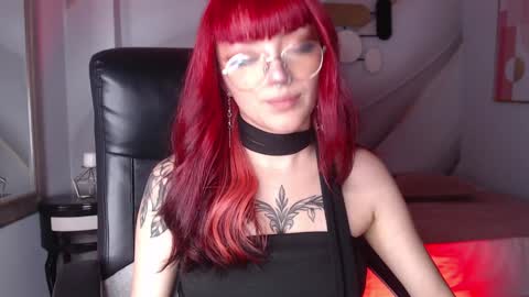 Snapshot of lessboobs_gh chatting on 01.08.25 Less online show from 01.08.25