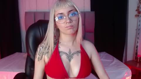 Snapshot of lessboobs_gh chatting on 03.01.25 Less online show from 03.01.25