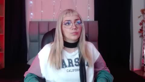 Snapshot of lessboobs_gh chatting on 03.03.25 Less online show from 03.03.25