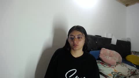 Snapshot of lessliee chatting on 12.05.24 lessliee online show from 12.05.24